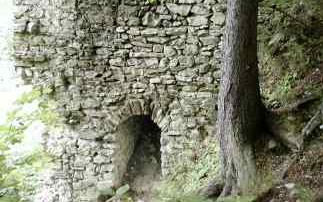 Jeskyně Hladomorna u&nbsp;obce Holštejn